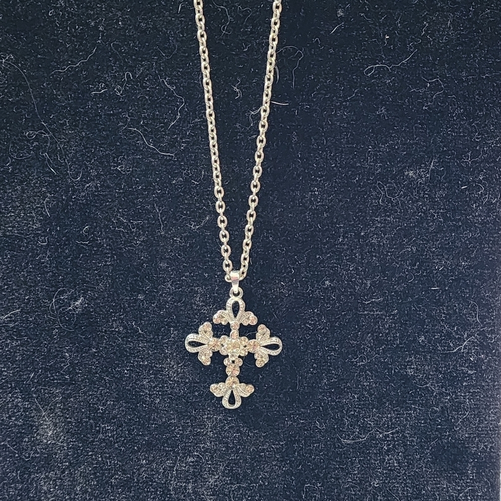 Cookie Lee Silver Cross Pendant Necklace #23412 NWT - Picture 8 of 10